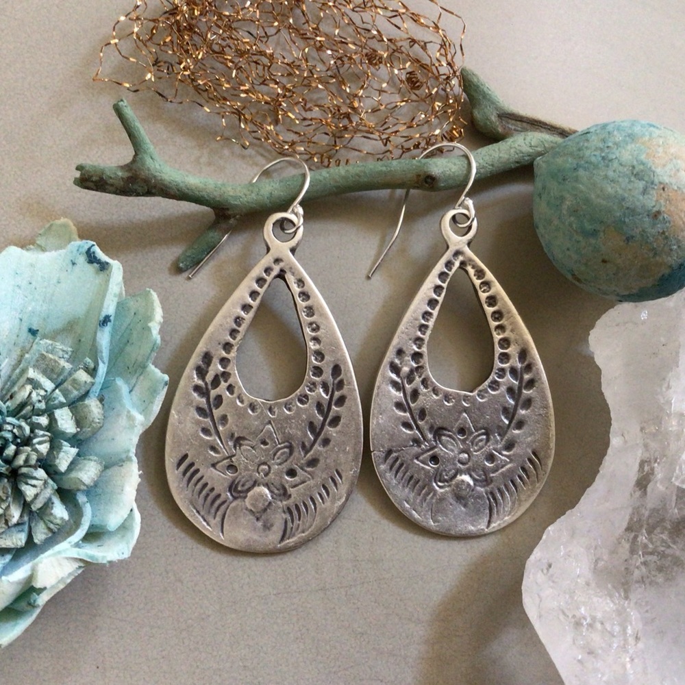 Sundance Stamped Silver Floral Teardrop Drop Earrings in Silver - Picture 8 of 11